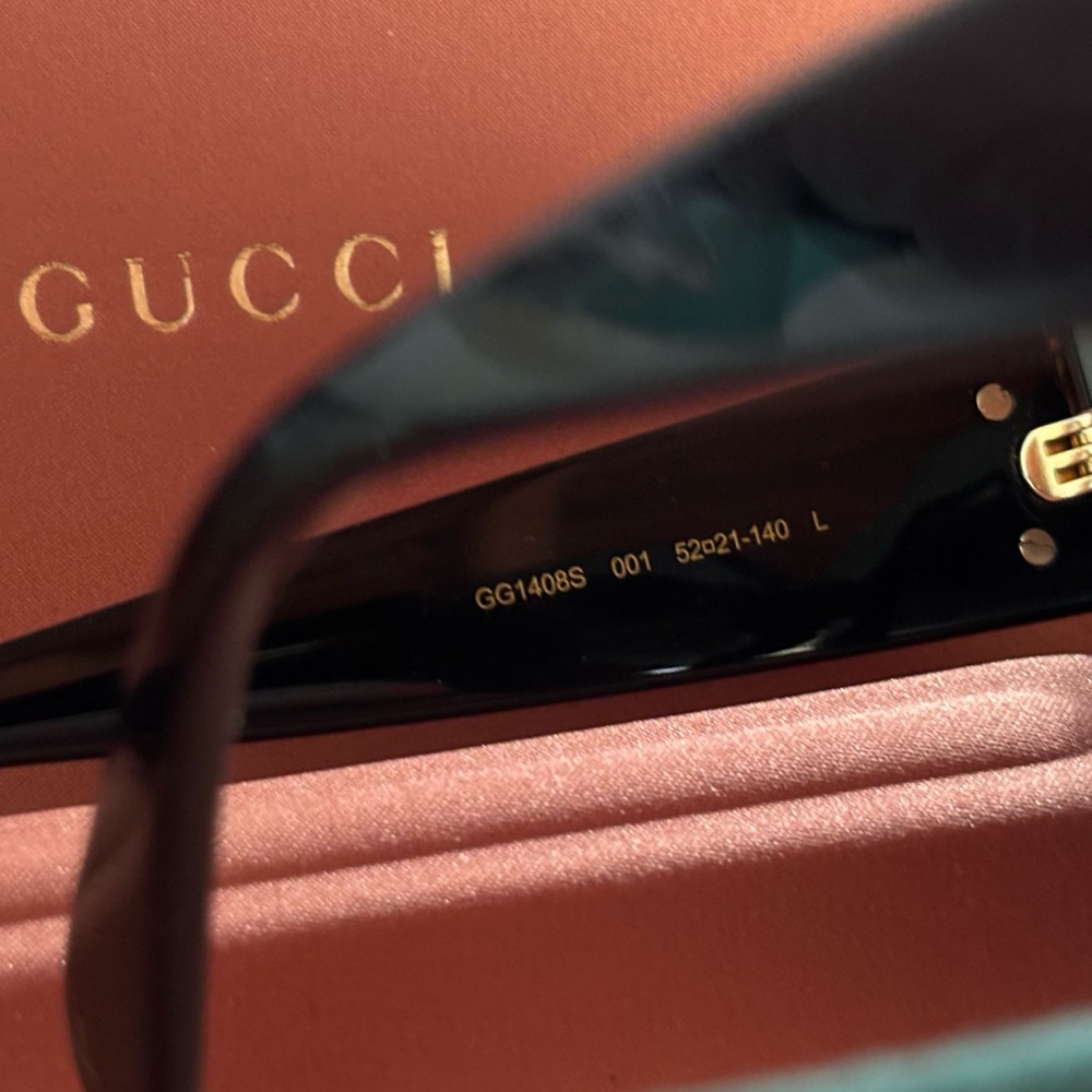 Authentic Gucci Black Sunglasses - Picture 7 of 9
